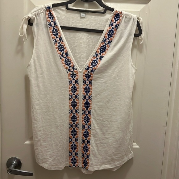 Sundance Tops - Sundance Cari Top. White. V Neck Embroidered Ruched Shoulder Cotton. EUC. Sz Sm.
